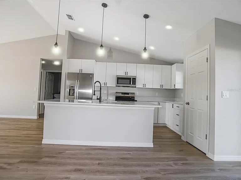 16619 SW 31st Cir — Photo 7