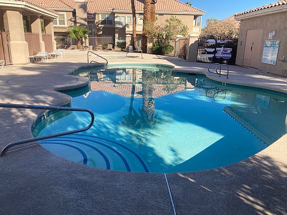 Community Pool and Spa