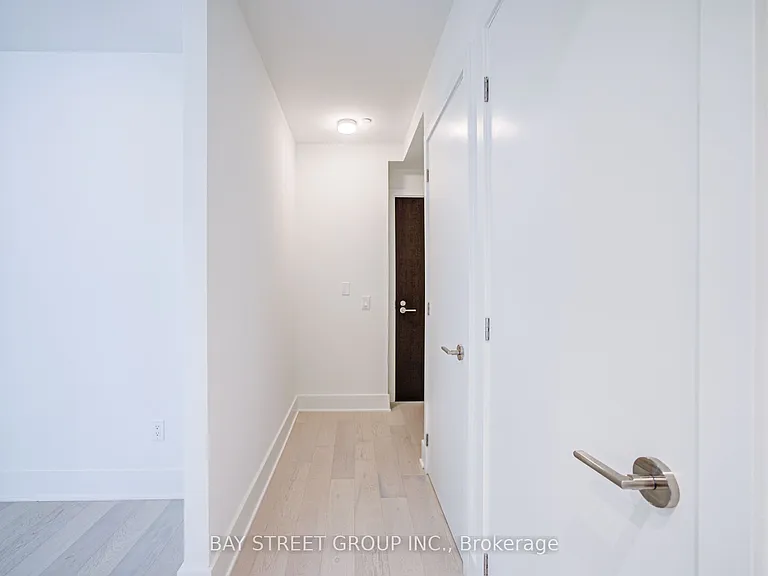 11 Yorkville Ave #2312 — Photo 4