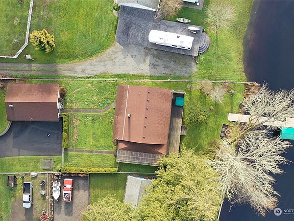 3rd image of 5064 SE Waterski Way