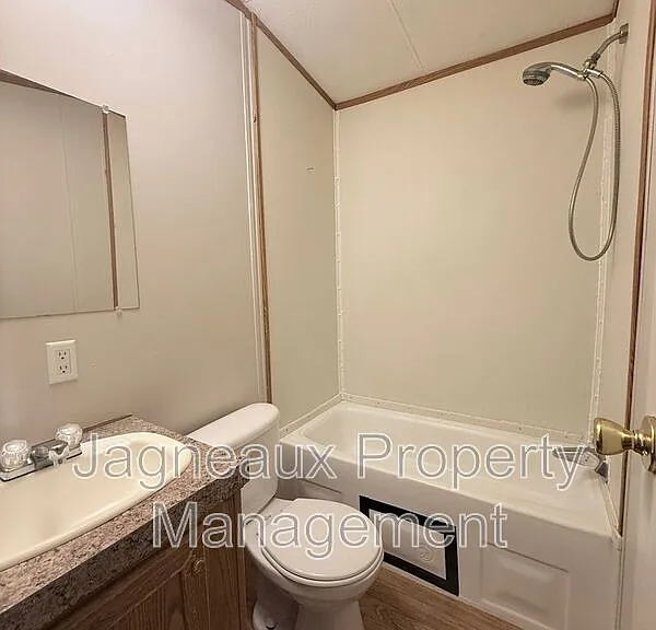 2214 Center St — Photo 9