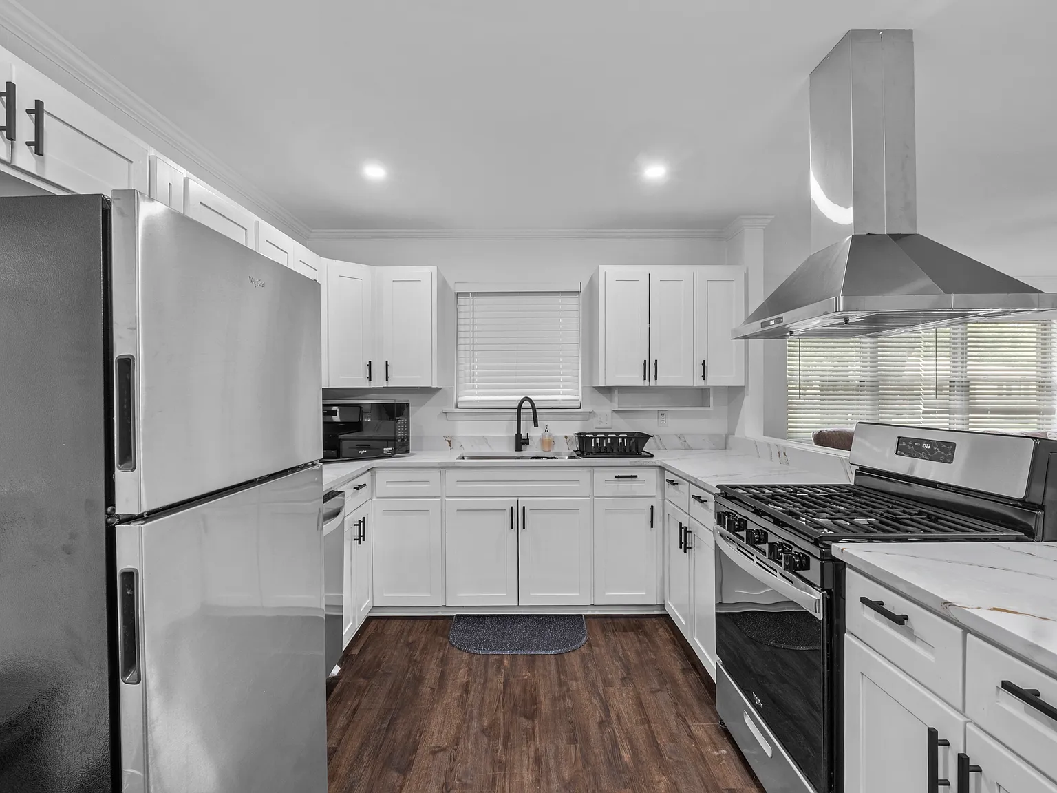 4 bed, 2061 sqft, $5,000 — Photo 3