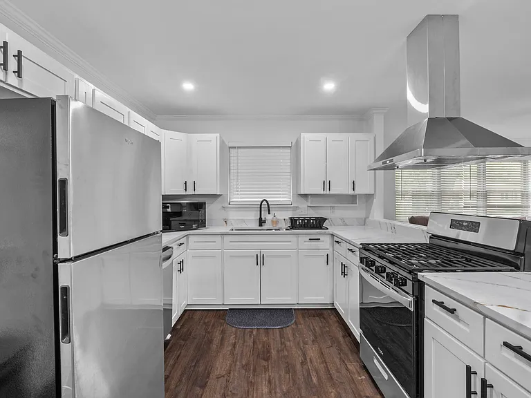 7413 M St — Photo 3