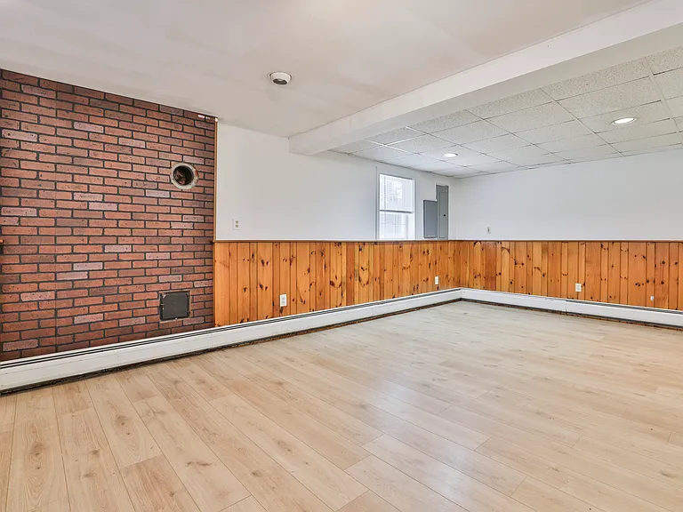 76 Groton Rd — Photo 24