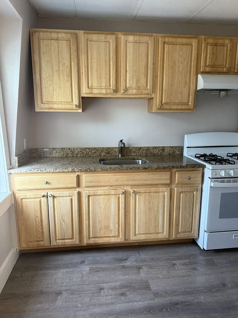 Spacious 2bedroom unit — Photo 1