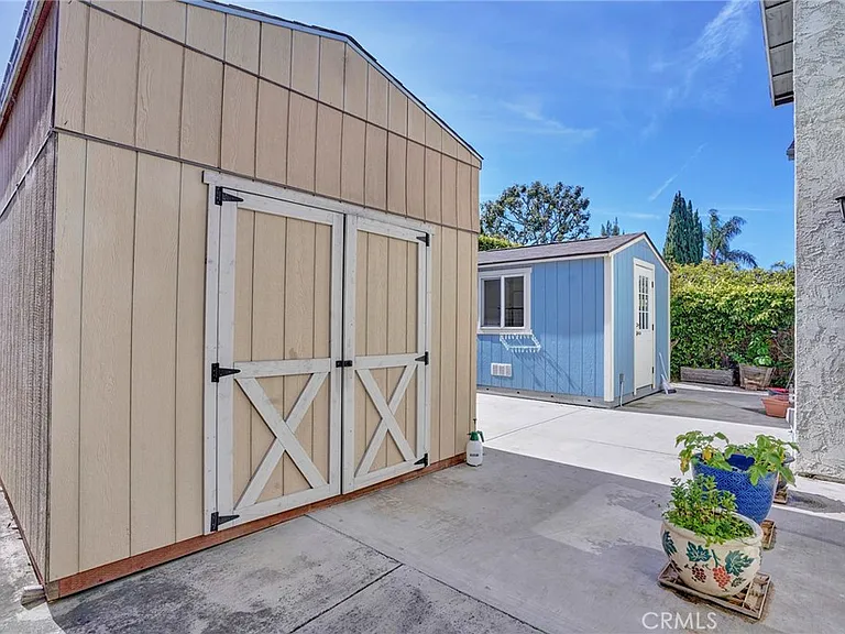 1409 Lakeside Ln — Photo 30