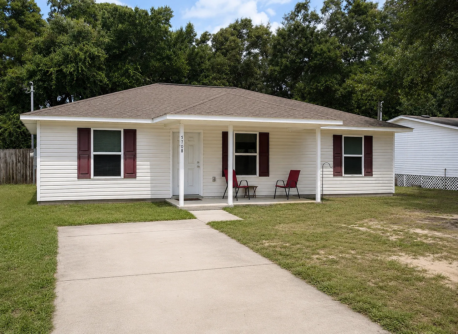 3 bed, 1120 sqft, $1,800 — Photo 1