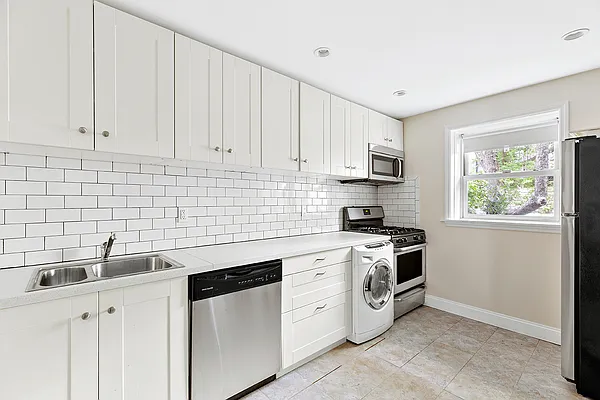 Sold by Compass | media 23