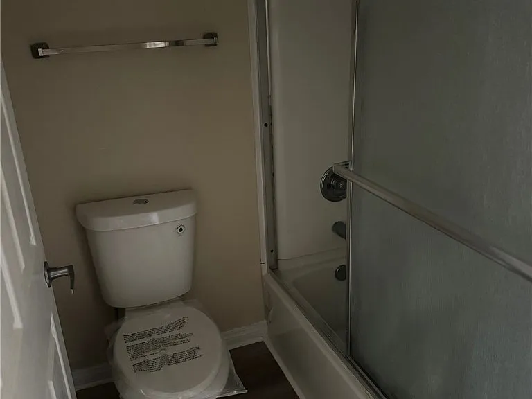 21550 Burbank Blvd #208 — Photo 10