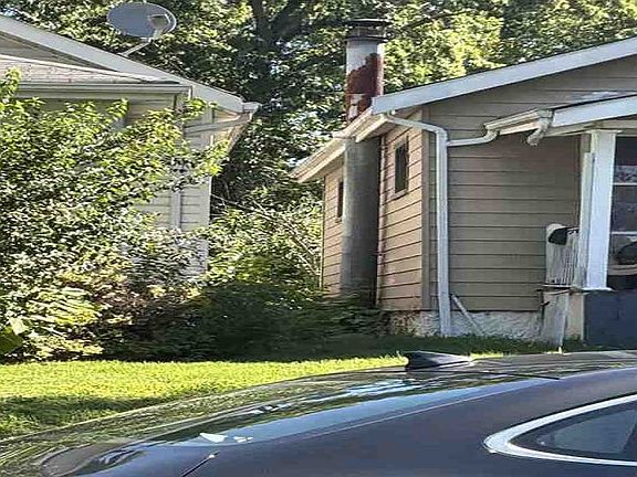 2nd image of 3859 Neosho St