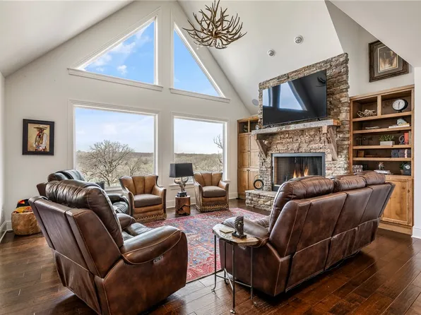 10370 Morning Sun Dr, Lowell, AR 72745