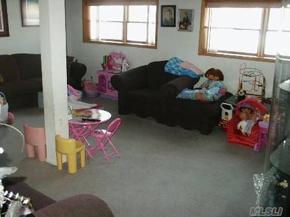 5th image of 297 Vermont Ave