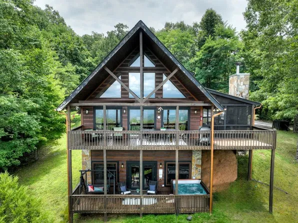 572 Sunrock Mountain Trce, Blue Ridge, GA 30513