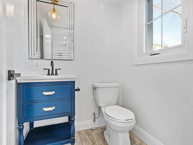 660 Hochelaga St — Photo 12