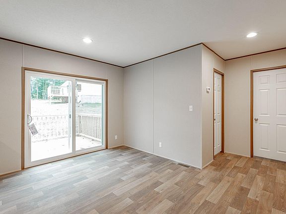 5th image of 68 Smores Rd