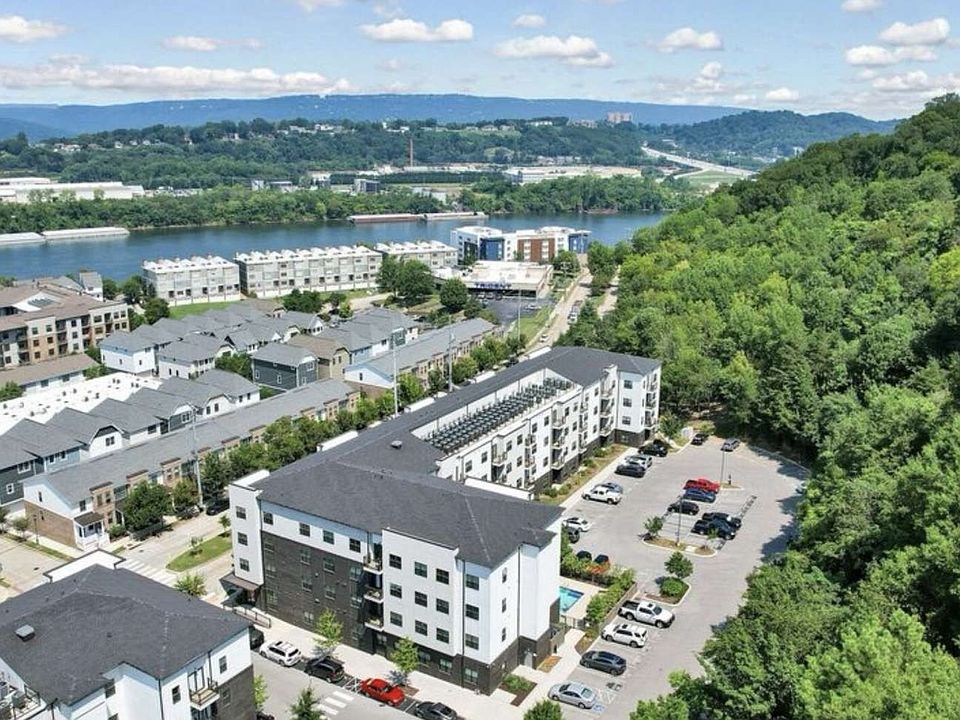 1st image of 782 Riverfront Pkwy #113
