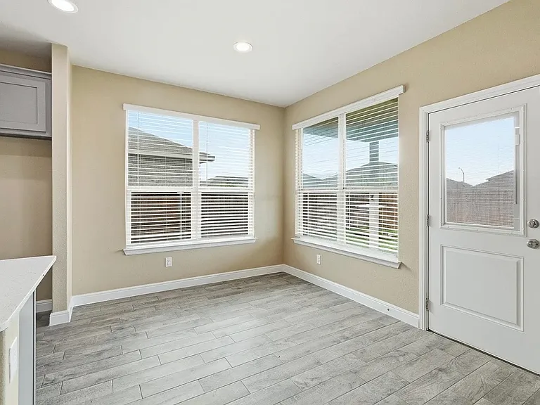704 Wilmott Ter — Photo 21