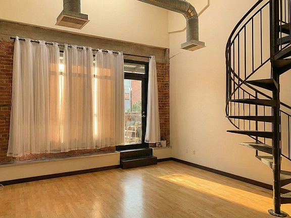 3rd image of 425 E 11th St Unit 24