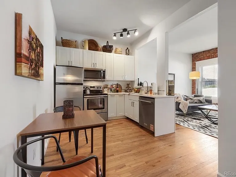1425 N Washington St #302 — Photo 5
