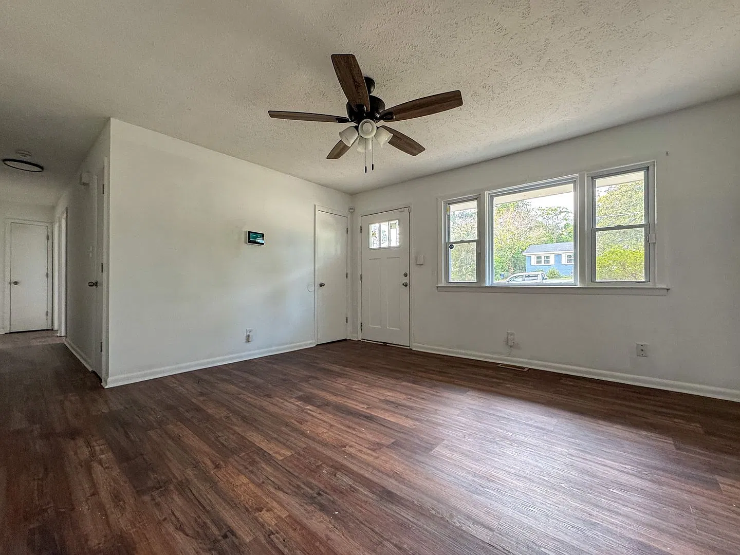 Charming 4 Bed 2 Bath Ranch in Fayetteville — Photo 2