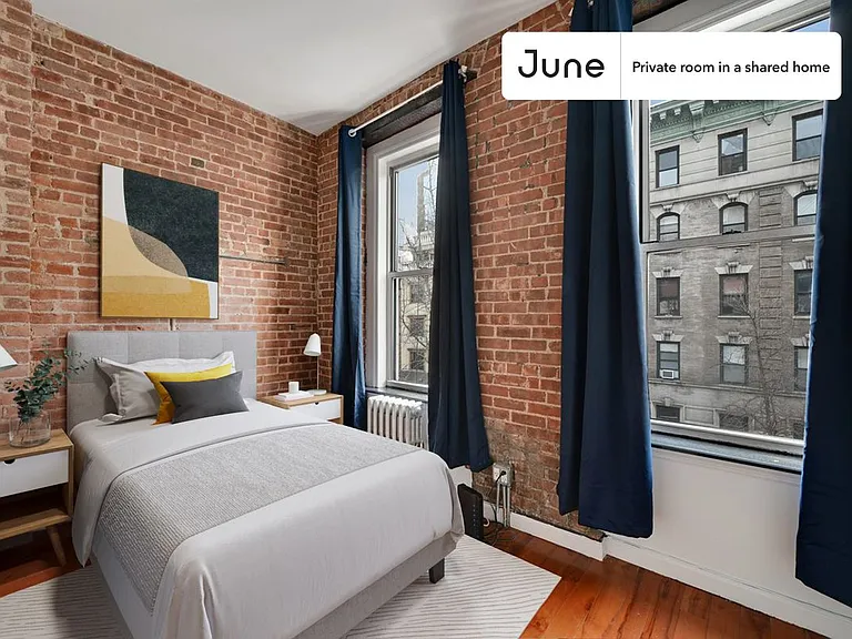 351 W 46th St #B — Photo 1