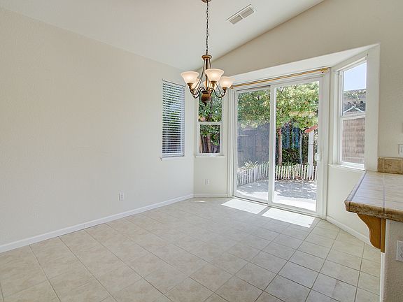 4th image of 2034 Horseshoe Glen Cir