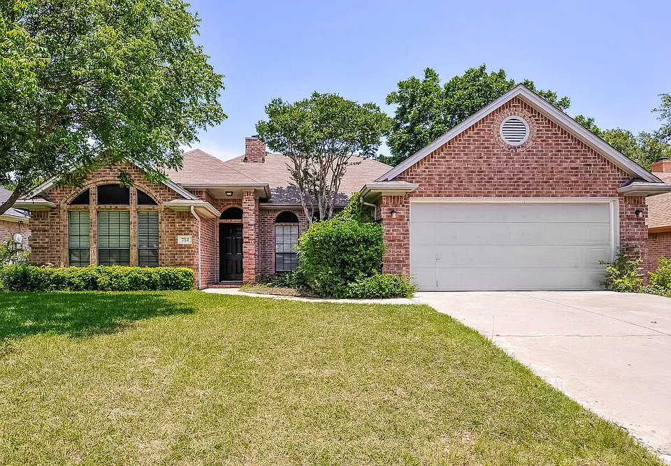 752 Bryan Dr