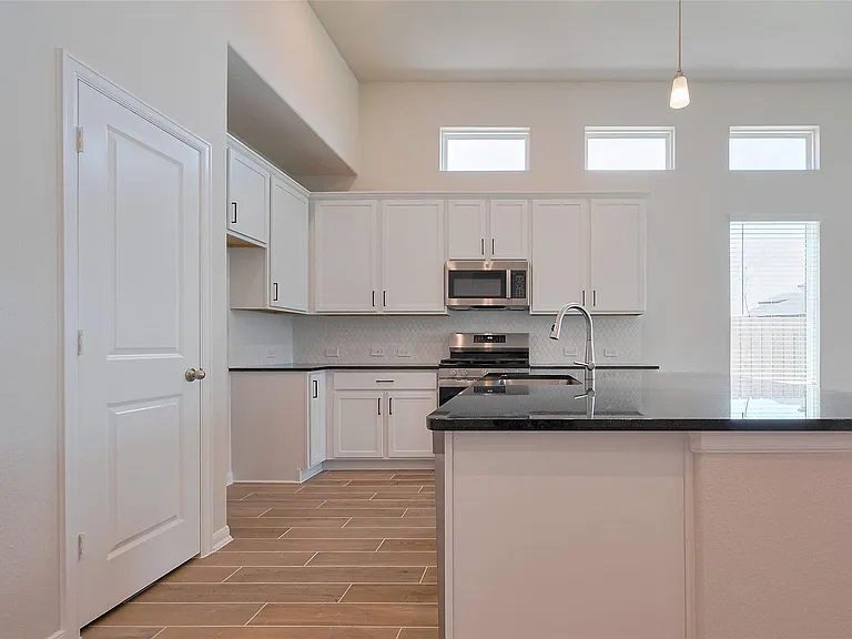 2405 Seamist Cove Ln — Photo 14