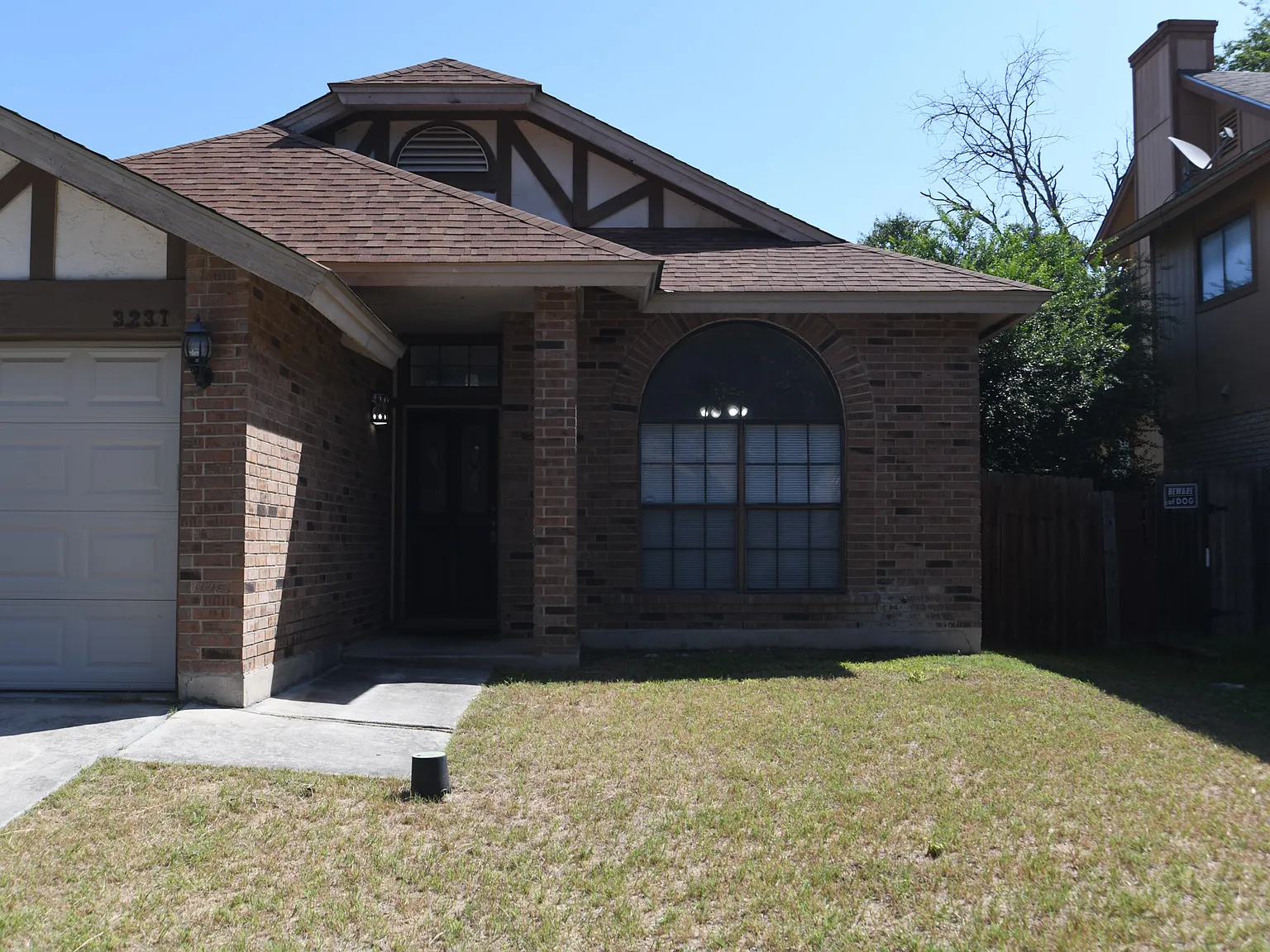 4 bed, 1899 sqft, $1,800 — Photo 2
