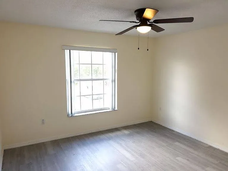 271 Hart Ln #6 — Photo 3