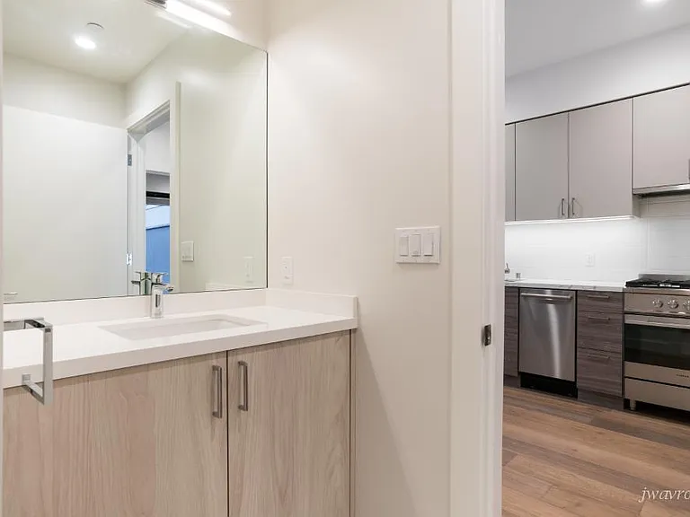 25 Grace St #101 — Photo 9