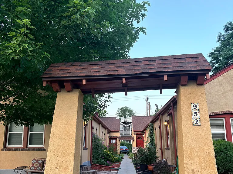 952 S Pearl St — Photo 3