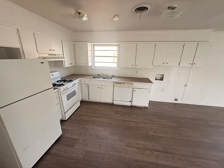 2705 Byrne Pl — Photo 17