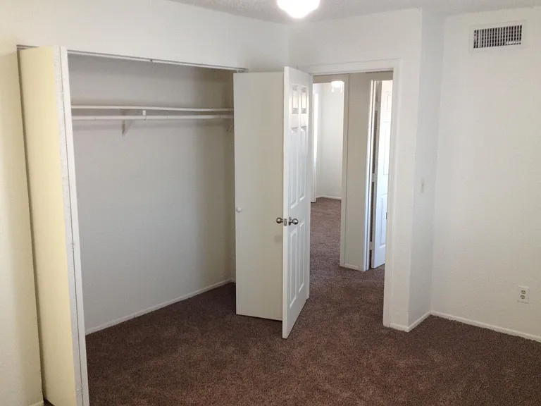 706 W 11th St #1 — Photo 14