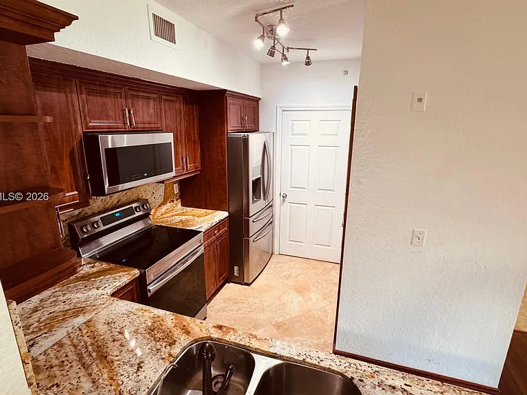 2516 Centergate Dr #102 — Photo 7