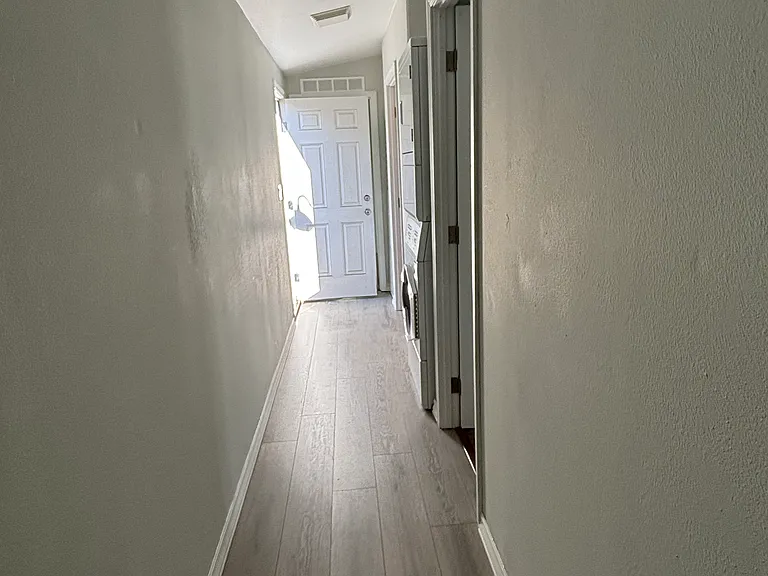 N Harbor Dr — Photo 13