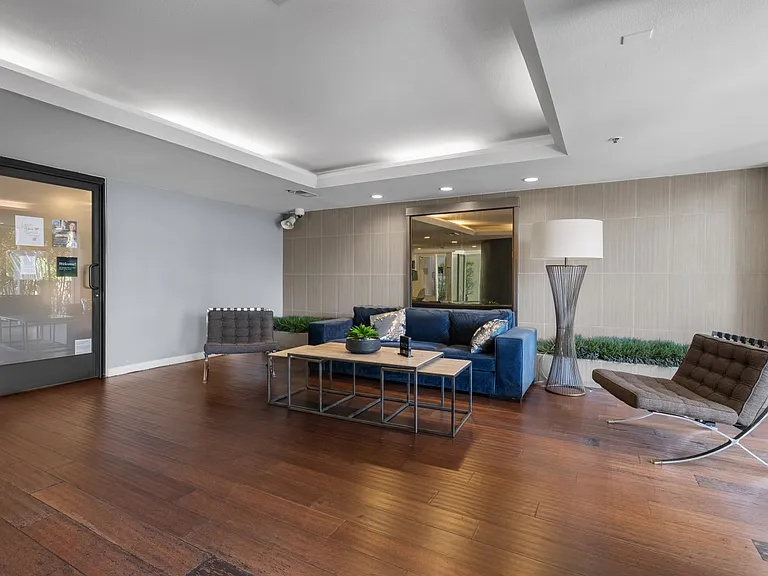 345 S Alexandria Ave #304 — Photo 3