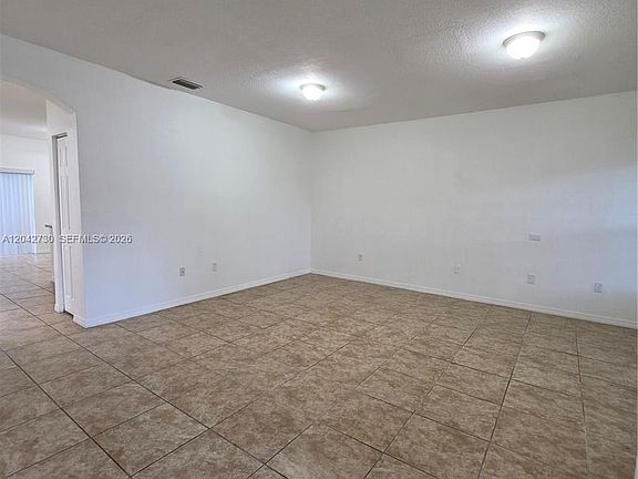 4th image of 4906 SW 141st Ave #4