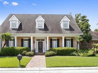 2 Miller Ln, Metairie, LA 70002