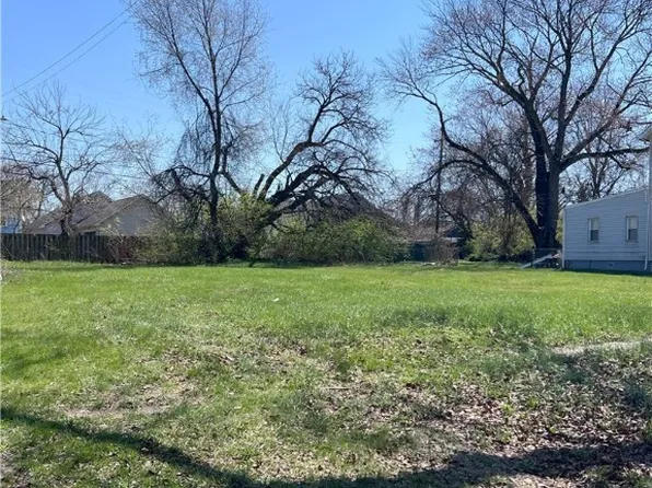 2169 E 36th St, Cleveland, OH 44115