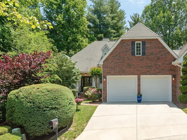 212 Carriage Spring Way, Hendersonville, NC 28791