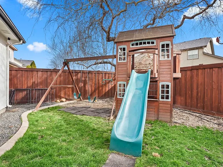 611 E San Pedro St #ID1250608P — Photo 39