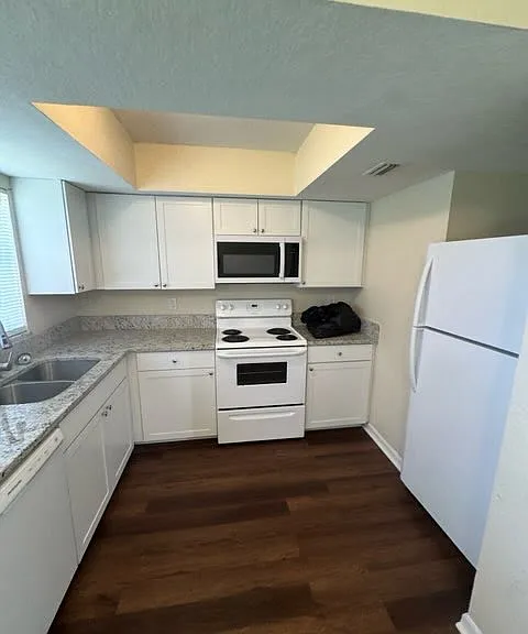 410 Meyer Ct — Photo 10