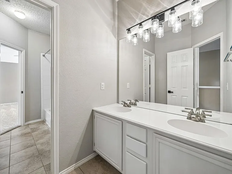 11002 Brandenberg Dr — Photo 25