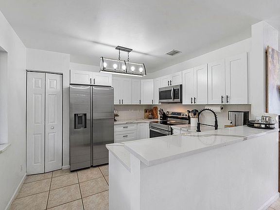 2nd image of 1476 SW 47th Avenue