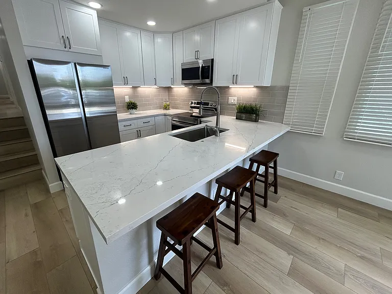 1723 W Balboa Blvd #A — Photo 4