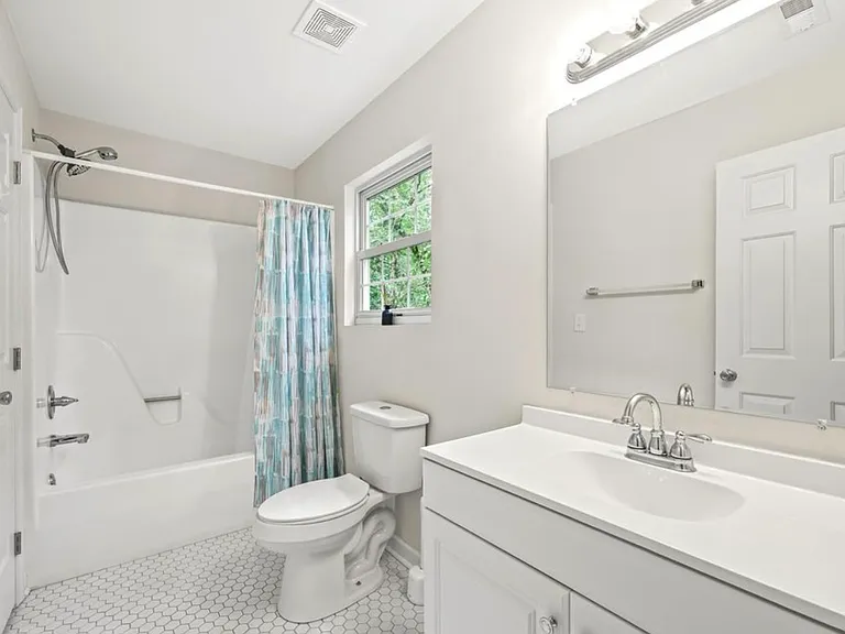 Smokewood Dr — Photo 7