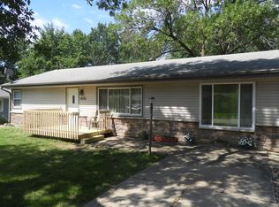 8046 Suncrest Dr, Des Moines, IA 50320