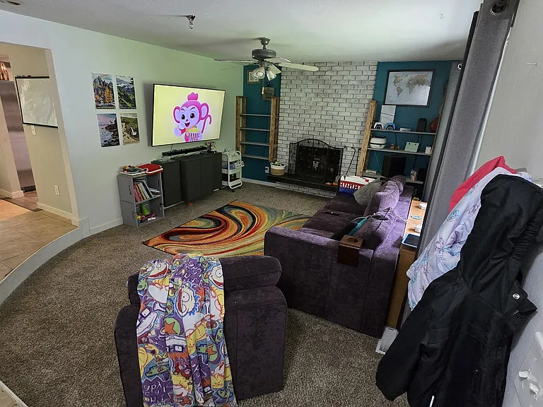 3629 Surrey Dr NE — Photo 3
