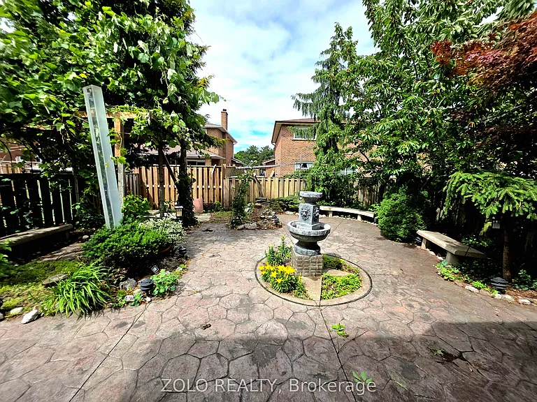 4233 Greybrook Cres — Photo 10